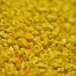 gros plan biles plastiques jaunes